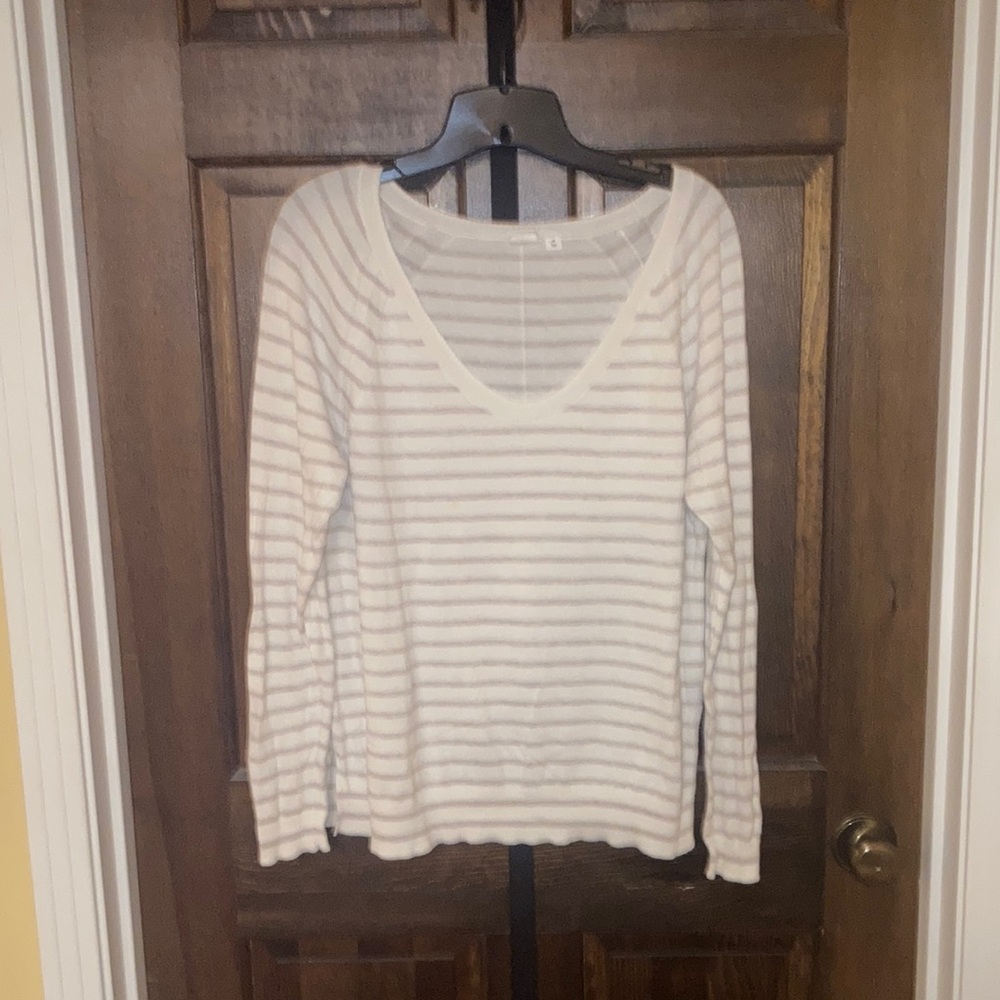GAP Cream/Ivory and Tan Striped V-Neck Lightweight Sweater